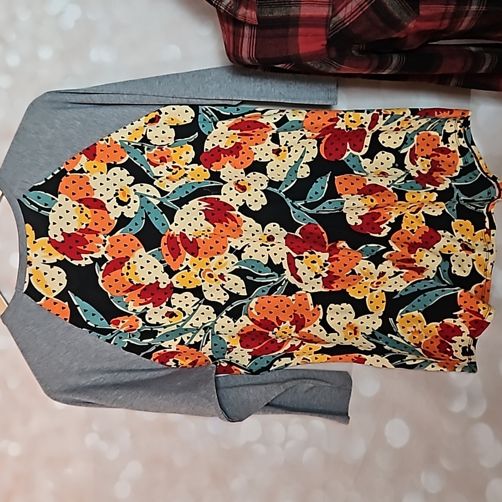 Lularoe | Floral Gray Raglan Sleeve Knit Top - Picture 3 of 7